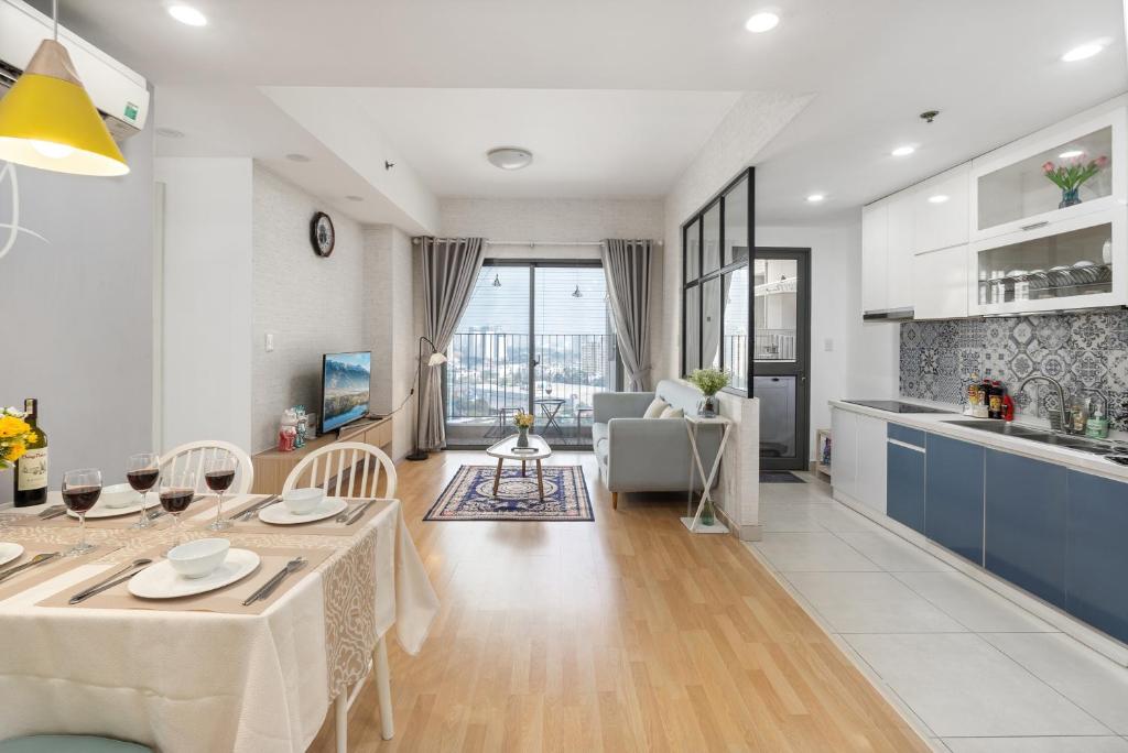 Landmark View Cozy 2 BR condo in Masteri Thao Dien