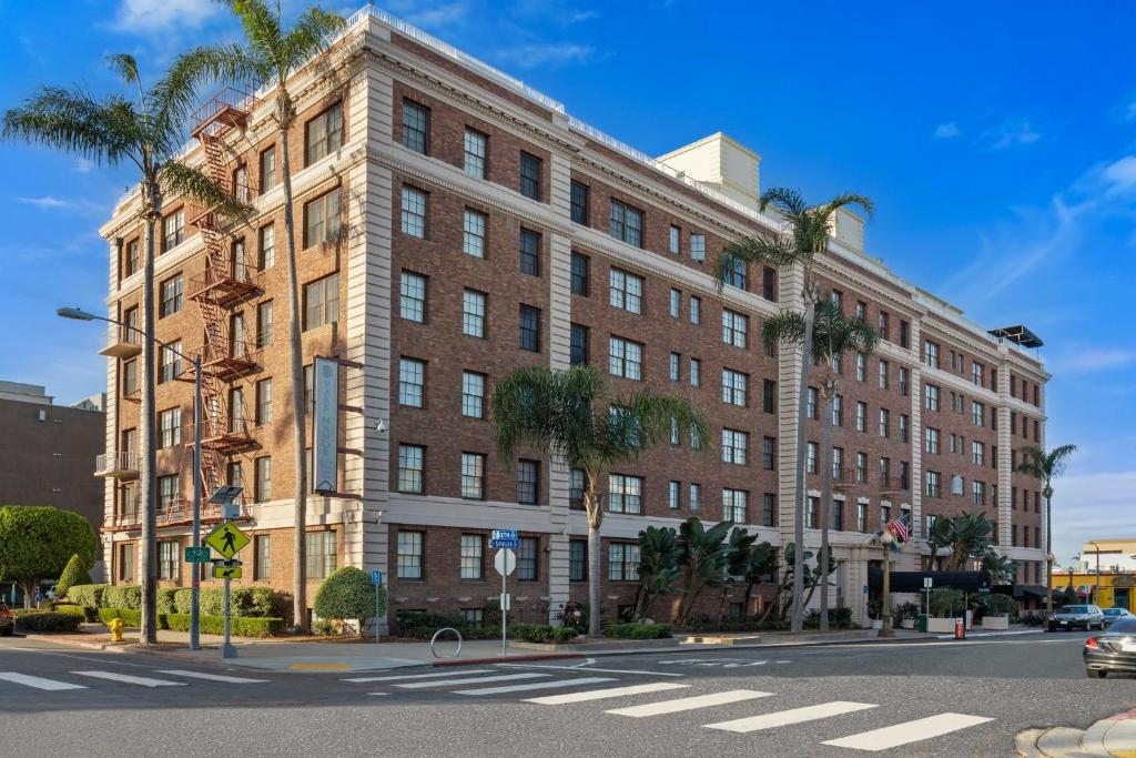 Inn at the Park Image