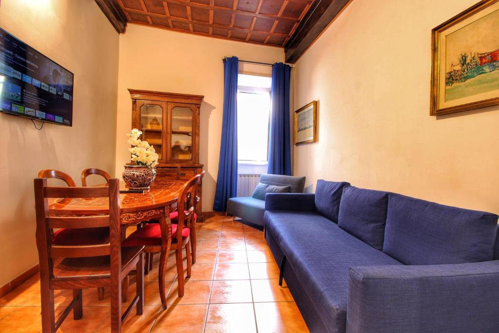 Biscione Large Apartment - Campo de Fiori by YourHost 8