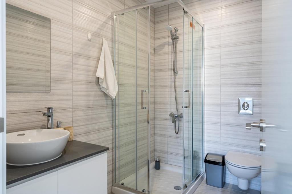 Valleria - 2 BR Apartment W Pool in Larnaca 3