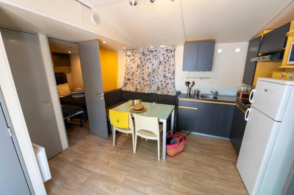 Photo de la galerie de l'établissement Camping 4 étoiles - Piscine - ccaific, à Die