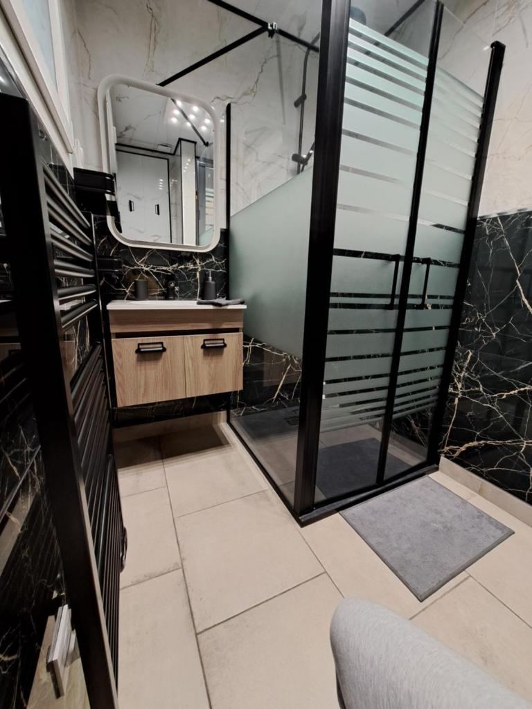 Eco-Logis le 50, maison avec jardins et terrasse privatifs 6