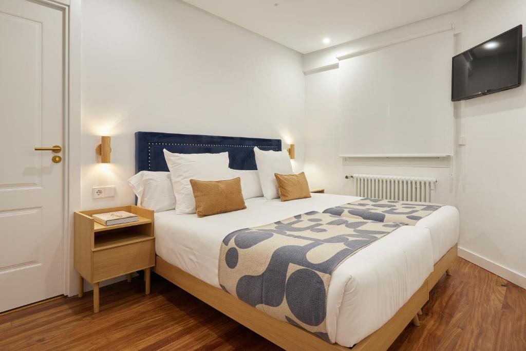 Easo Suite 18 by FeelFree Rentals 2