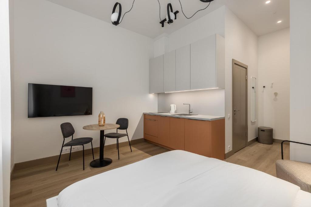 M4 City Centre Studio Apartments - 5 min to Old Town 7