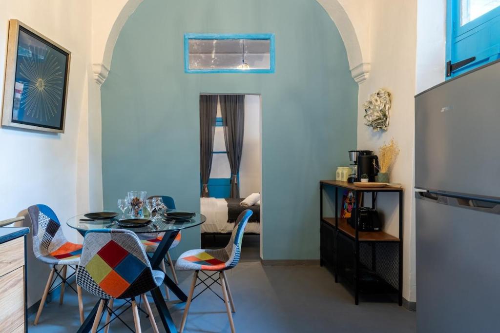 Blue Haven - 2-BR Artistic Escape in Larnaca 4