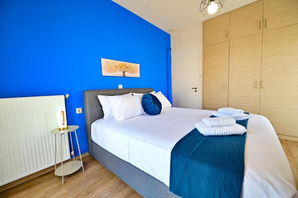 Royal Blue Central House "by Checkin" 2
