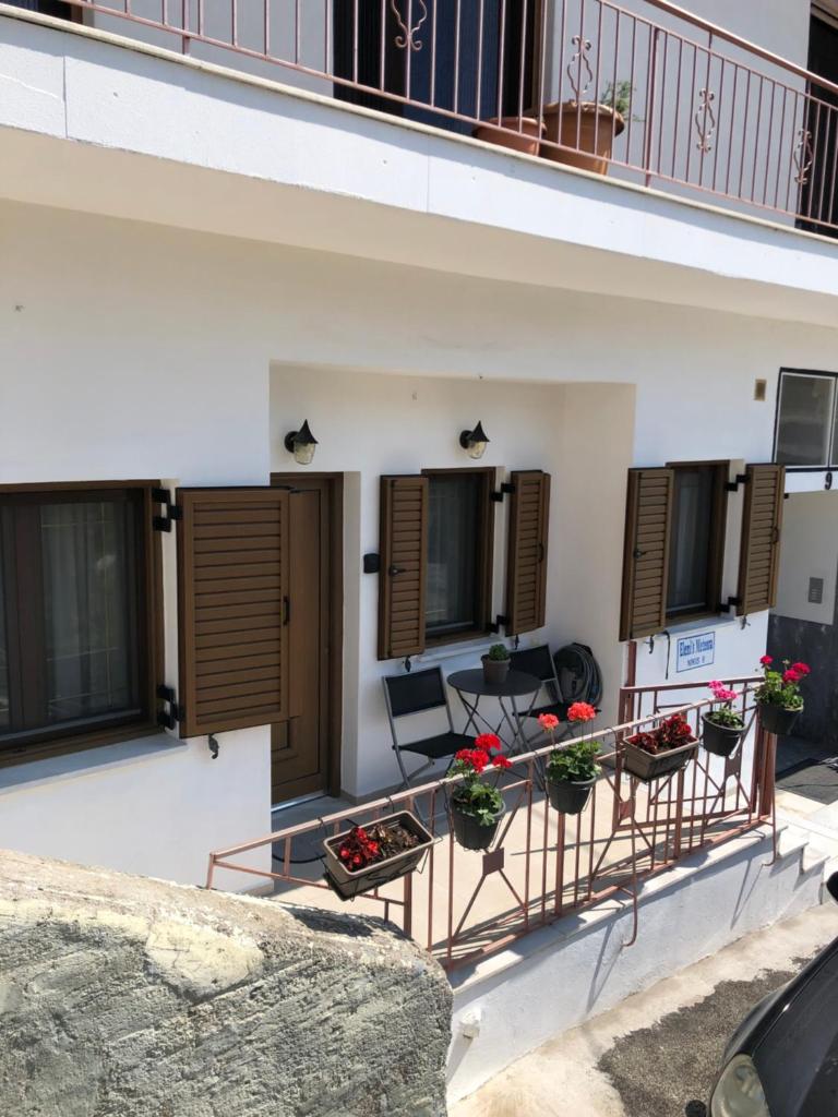 Eleni's Meteora 6