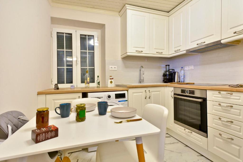 Mouragia Sea View Apartment 8