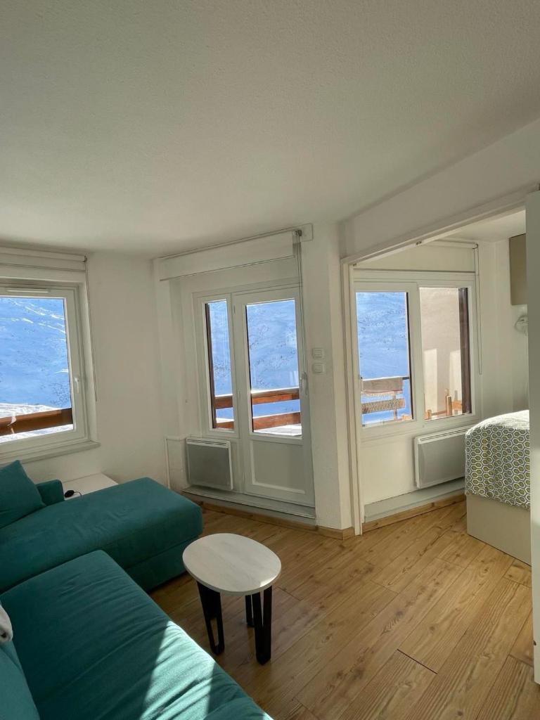 Photo de la galerie de l'établissement Les Ménuires - Appart 2 pièces 4 pers - Balcon plein SUD - Ski aux pieds, aux Menuires