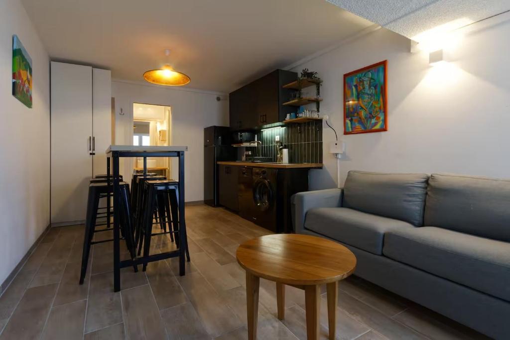 Manon, 2 ch, parking, Tram Croix d'argent au pied, Sleep-in-Montpellier 4