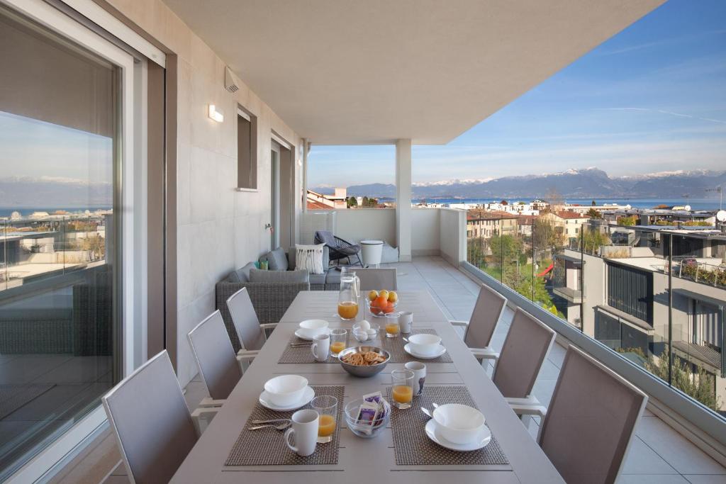 Perla Garda Lake Apartment With Pool