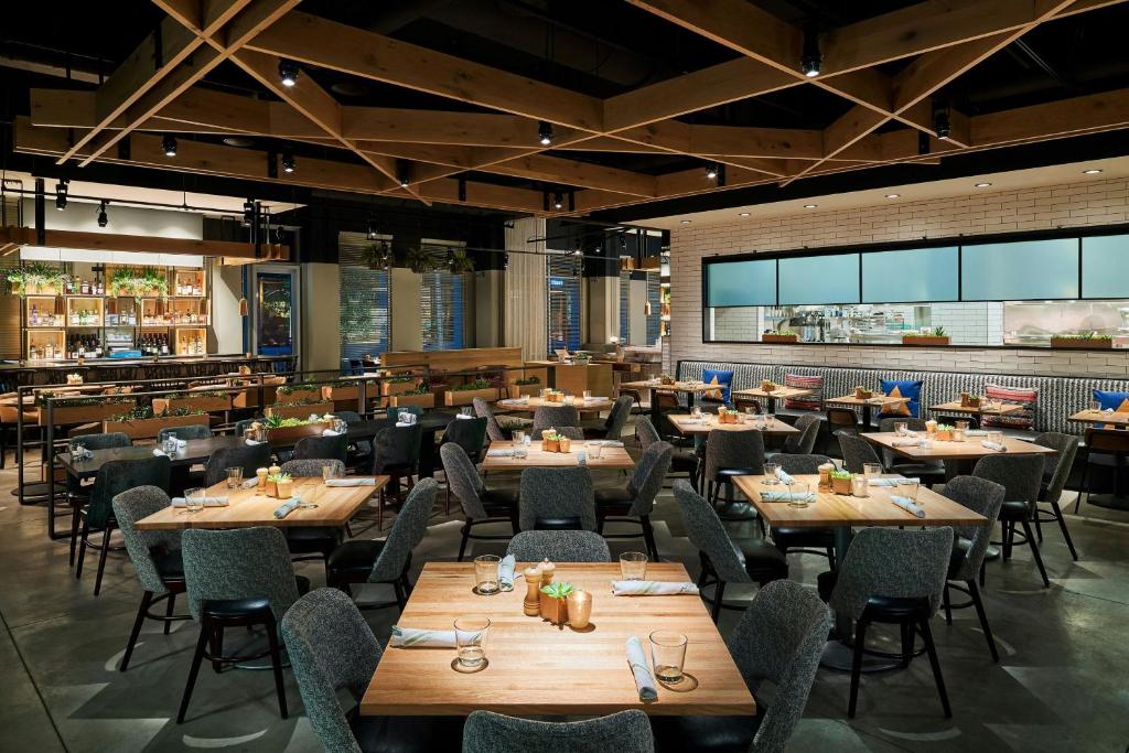 Aloft Austin Downtown Image