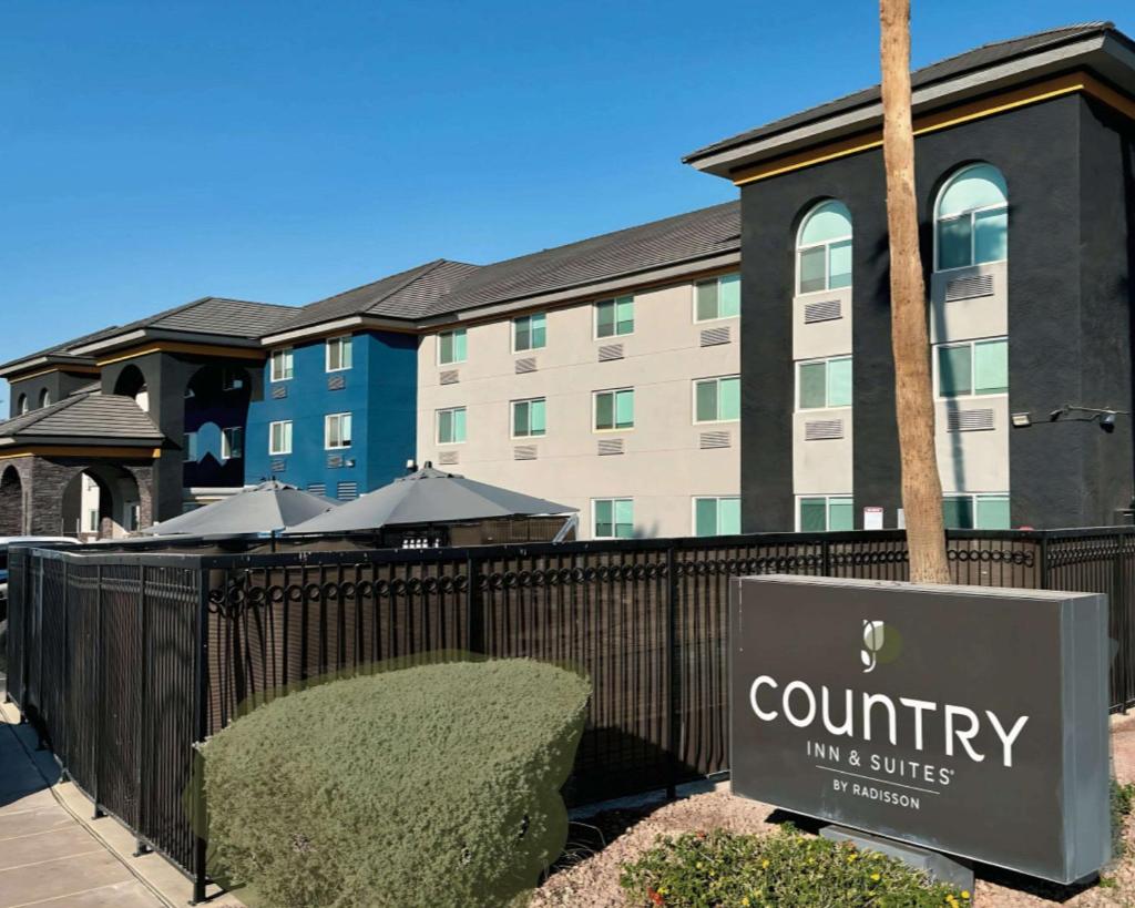Country Inn & Suites by Radisson, Phoenix Airport, AZ Image
