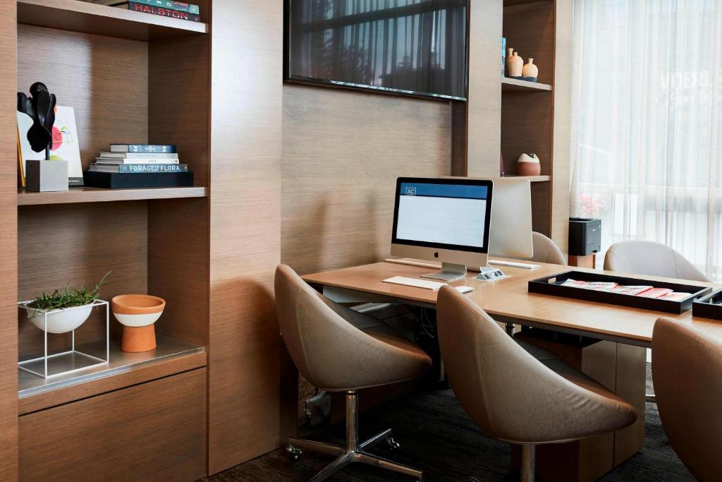 AC Hotel by Marriott Cincinnati at The Banks Image