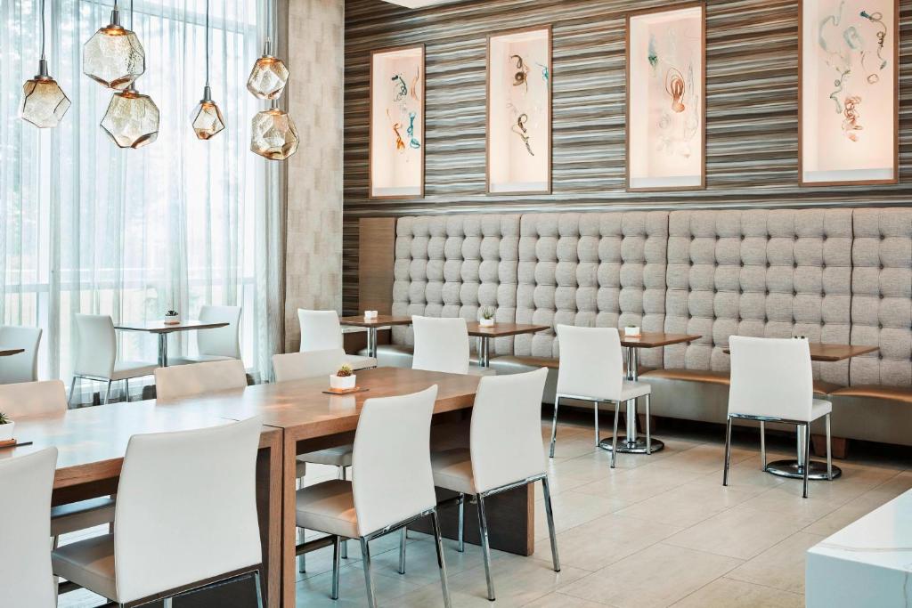 AC Hotel by Marriott Cincinnati at The Banks Image