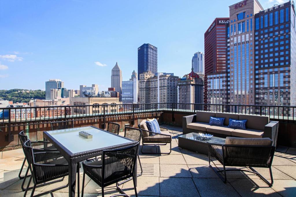 Renaissance Pittsburgh Hotel Image
