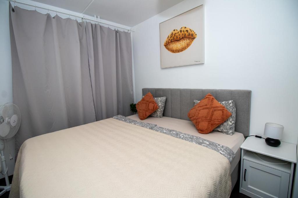 Cozy apartment near Metro Station 7