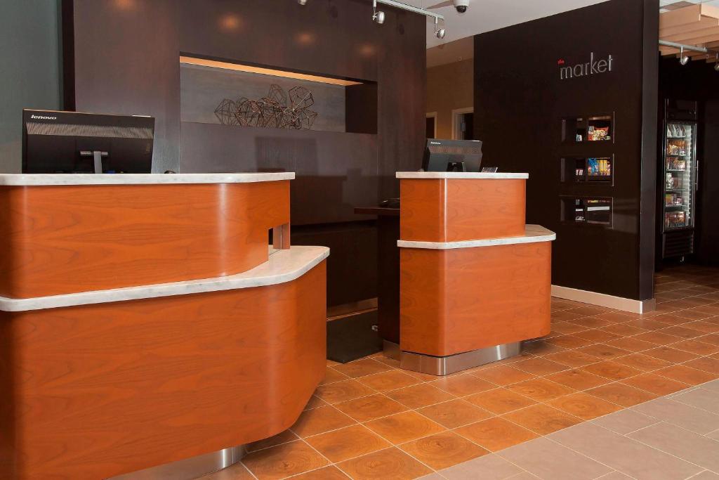 Courtyard by Marriott Houston City Place Image