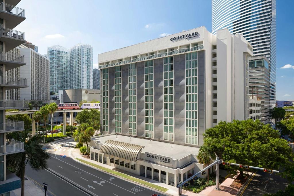 Courtyard Miami Downtown Brickell Area Image