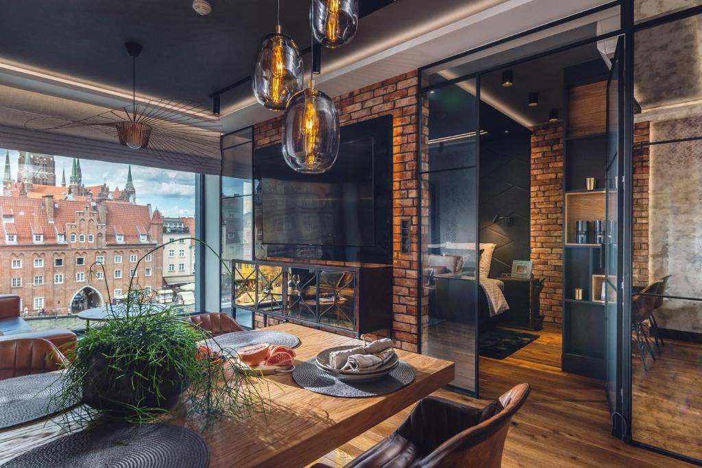 DEO PLAZA Premium Suites & Riverside by Downtown Apartments 7