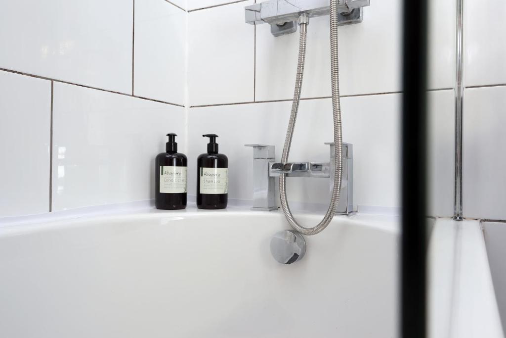 The Central Stay - 5 minute walk to Cardiff Centre, up to 6 people 8