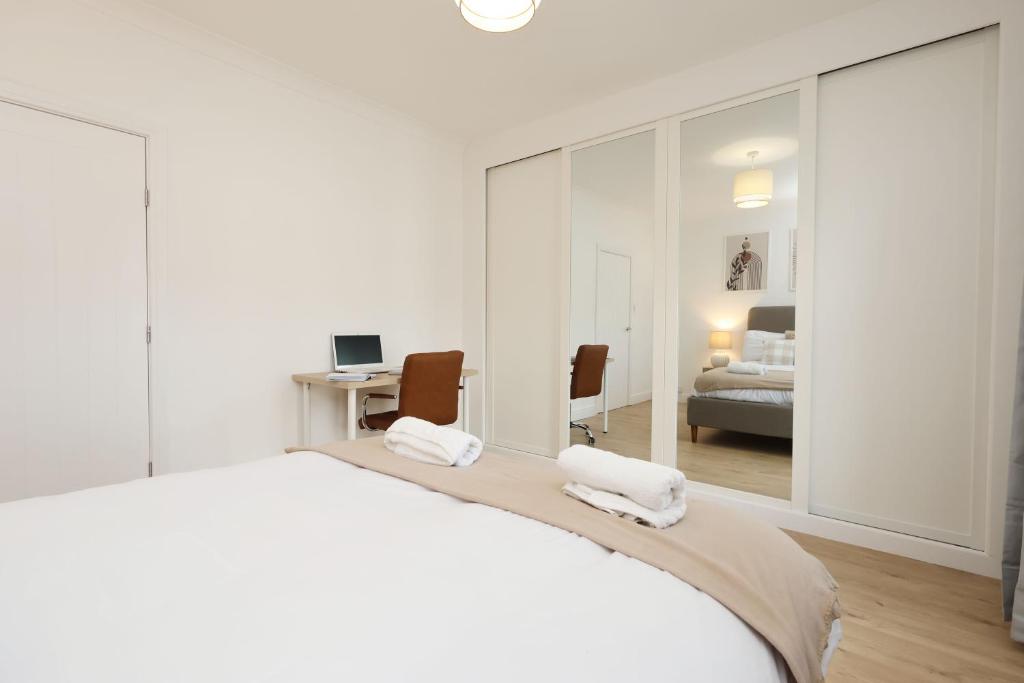 The Central Stay - 5 minute walk to Cardiff Centre, up to 6 people 2
