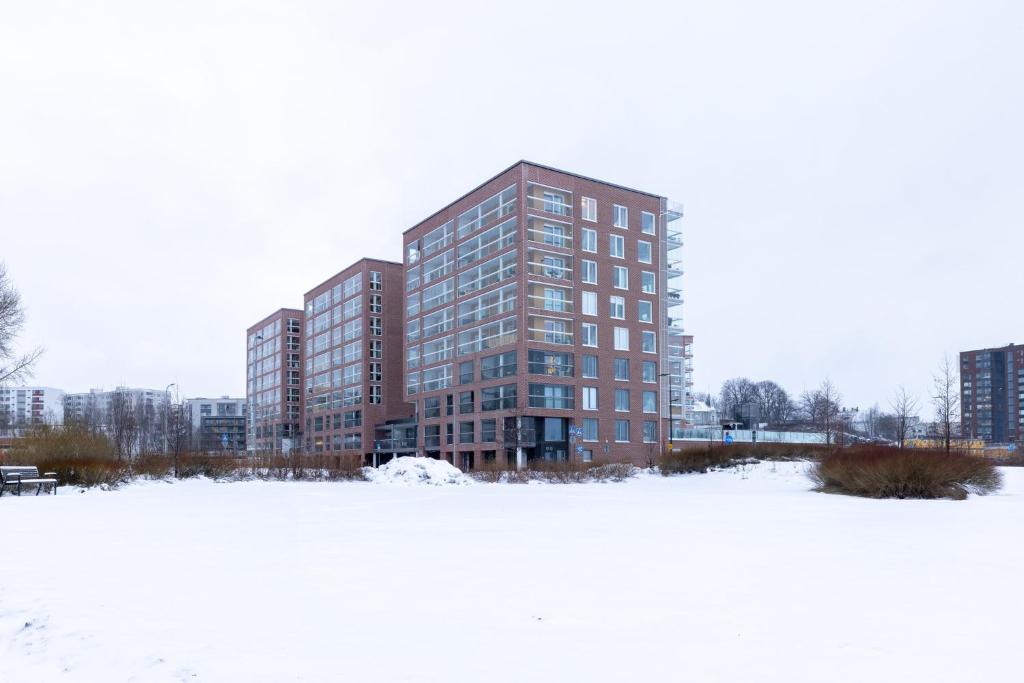 Prestigious Apartment & Enjoy Waterfront Living 8