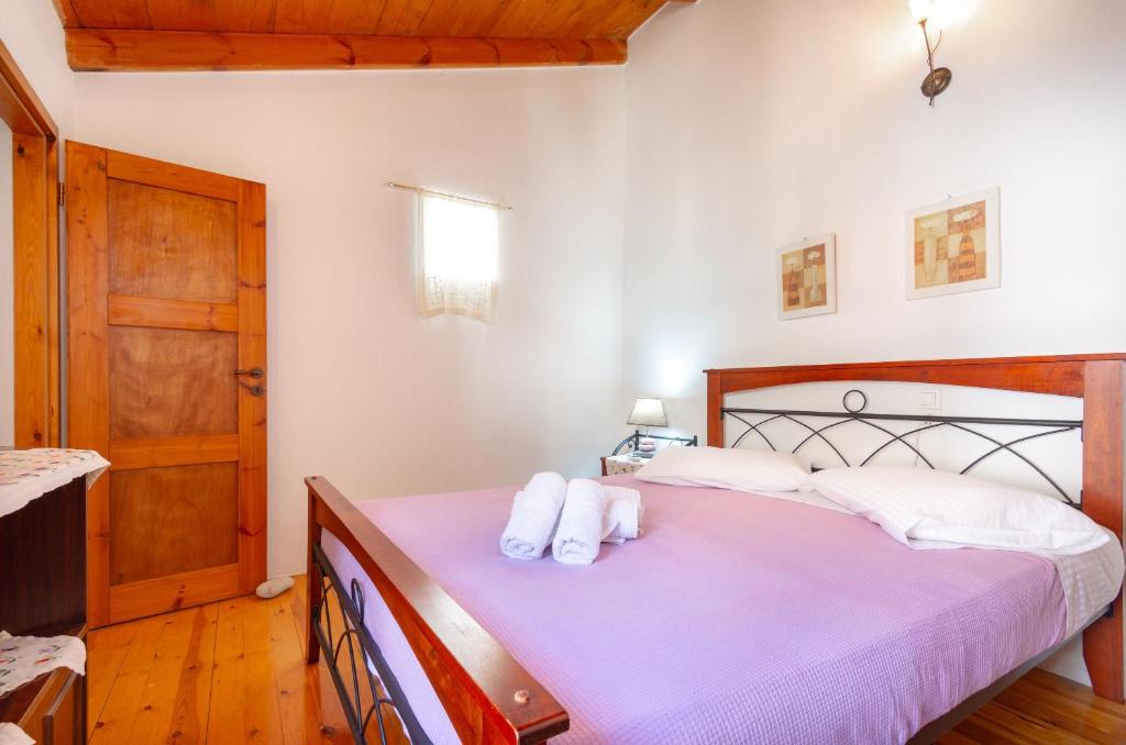 Olive Valley Traditional House 2