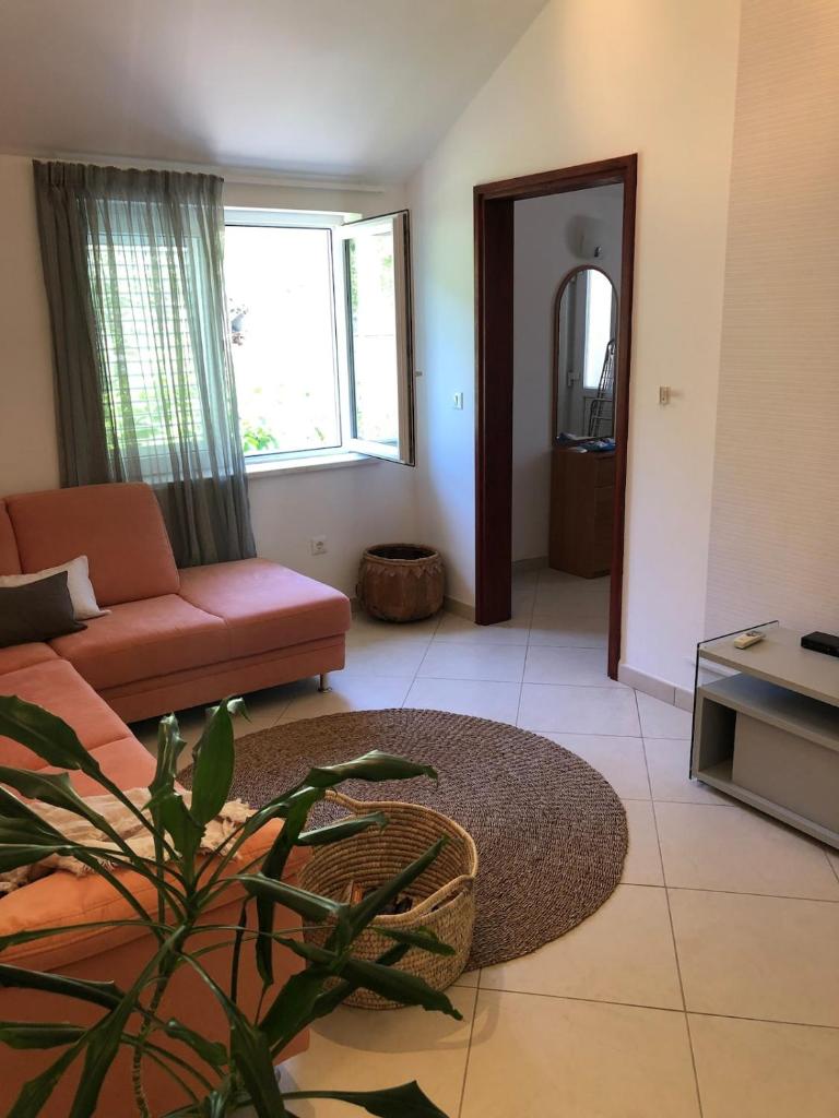 Sea View Apartment with Large Terrace & Parking near Korčula 5