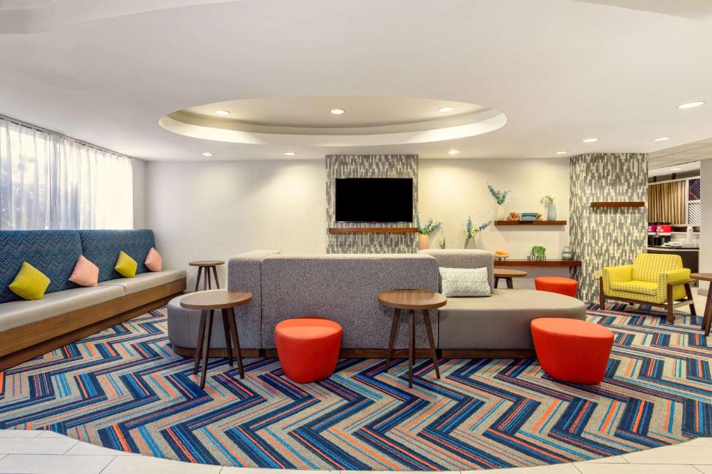 Hampton Inn Orlando-International Airport Image