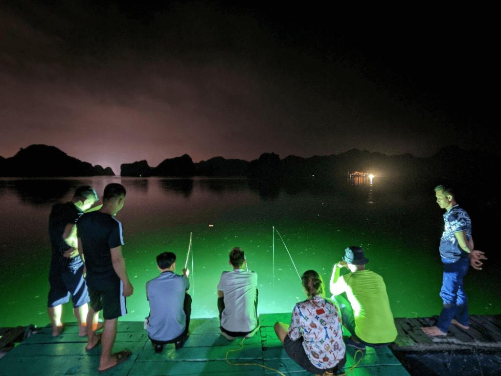 Hồng Quảng Hotel Cát Bà