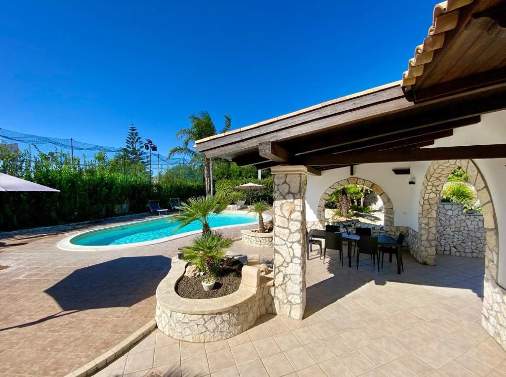 Photo de la galerie de l'établissement Villa Francesca Private Pool, à Fontane Bianche