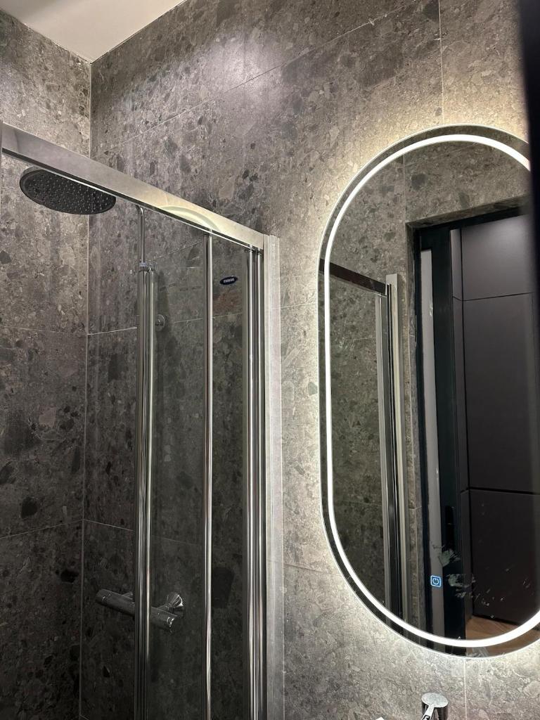 Riverside Heritage Lux and Modern 3 8