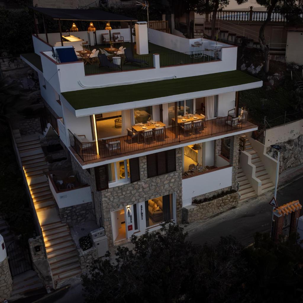 Arenas Beach Apartments 4