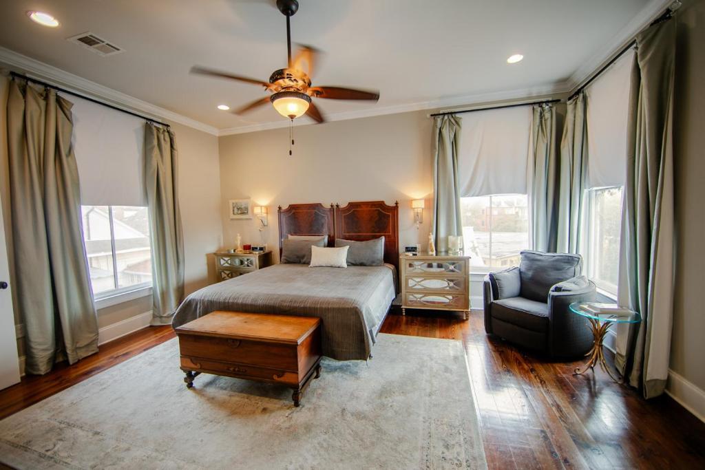 The Frenchman 2bed - 2 bath 2