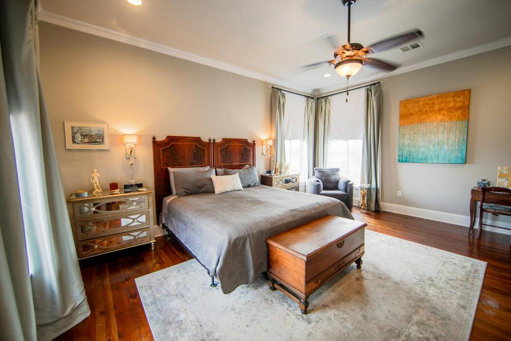 The Frenchman 2bed - 2 bath 7