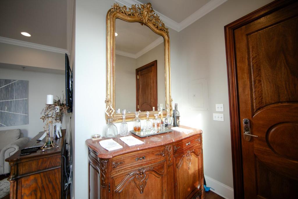 The Frenchman 2bed - 2 bath 3
