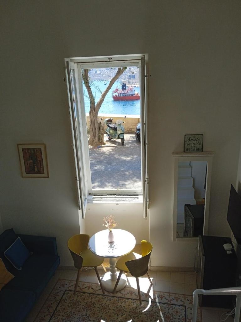 Valletta Grand Harbour Loft 8