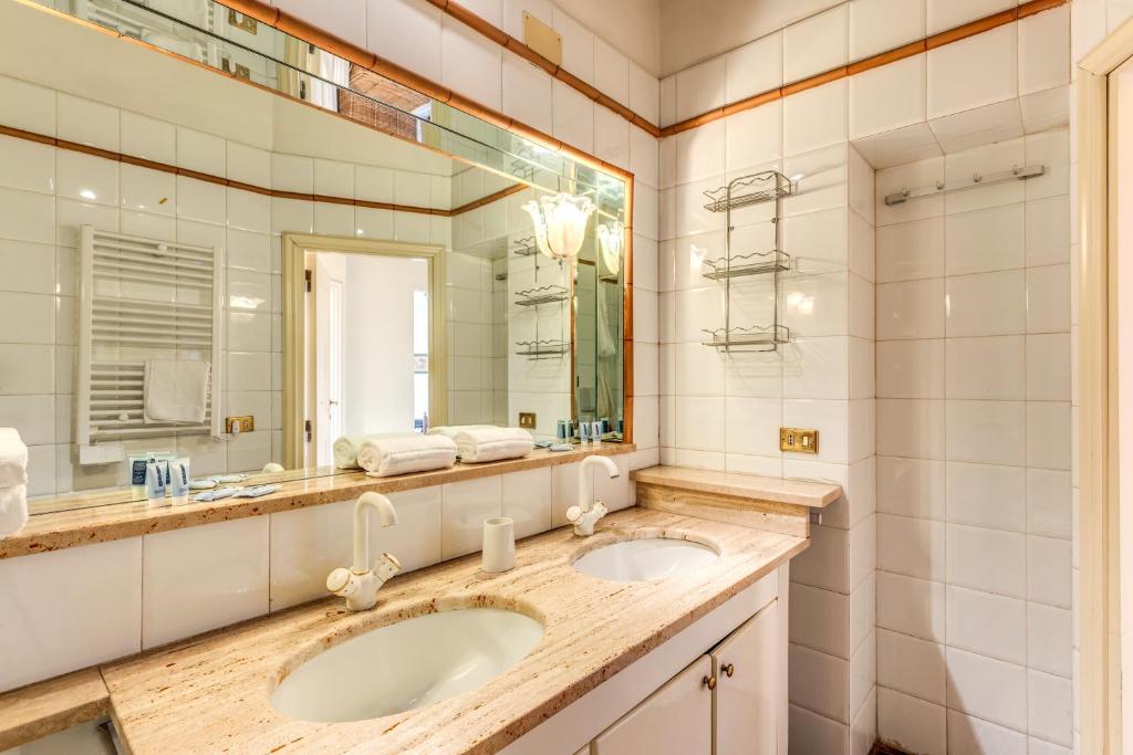 Flat with Lovely Views near Piazza Navona 8