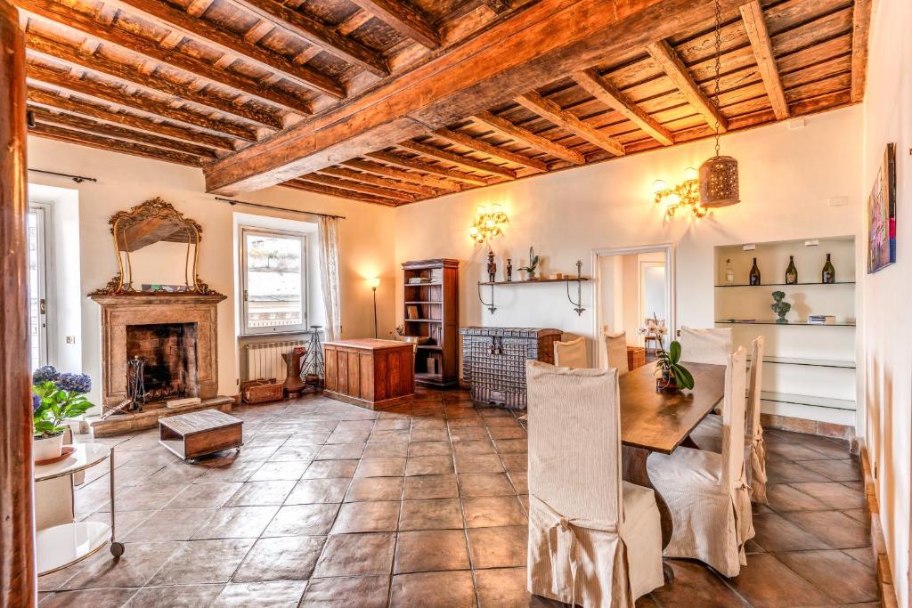 Flat with Lovely Views near Piazza Navona 4