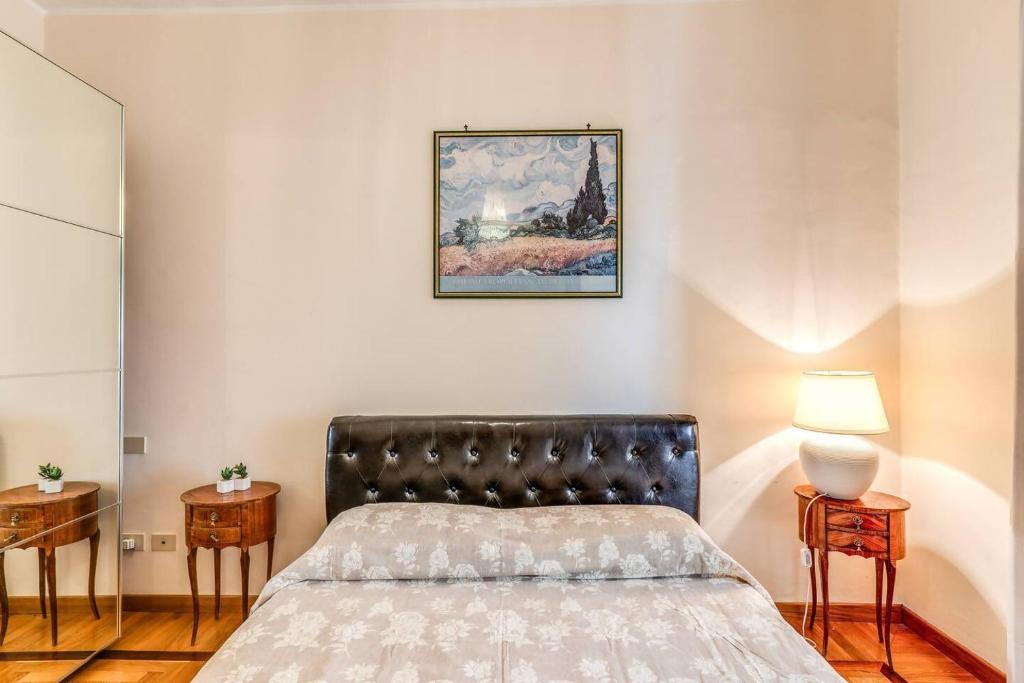 XX SETT: Flat by Barberini Trevi Fountain 6