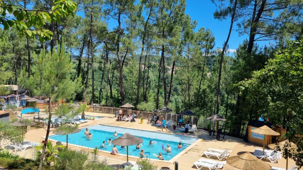 Photo de la galerie de l'établissement Village de Chalets, à Joyeuse