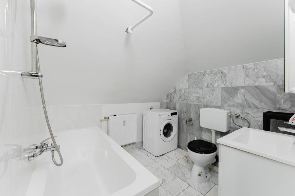 feworld living - Linz 7