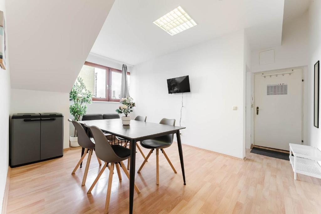 feworld living - Linz 1