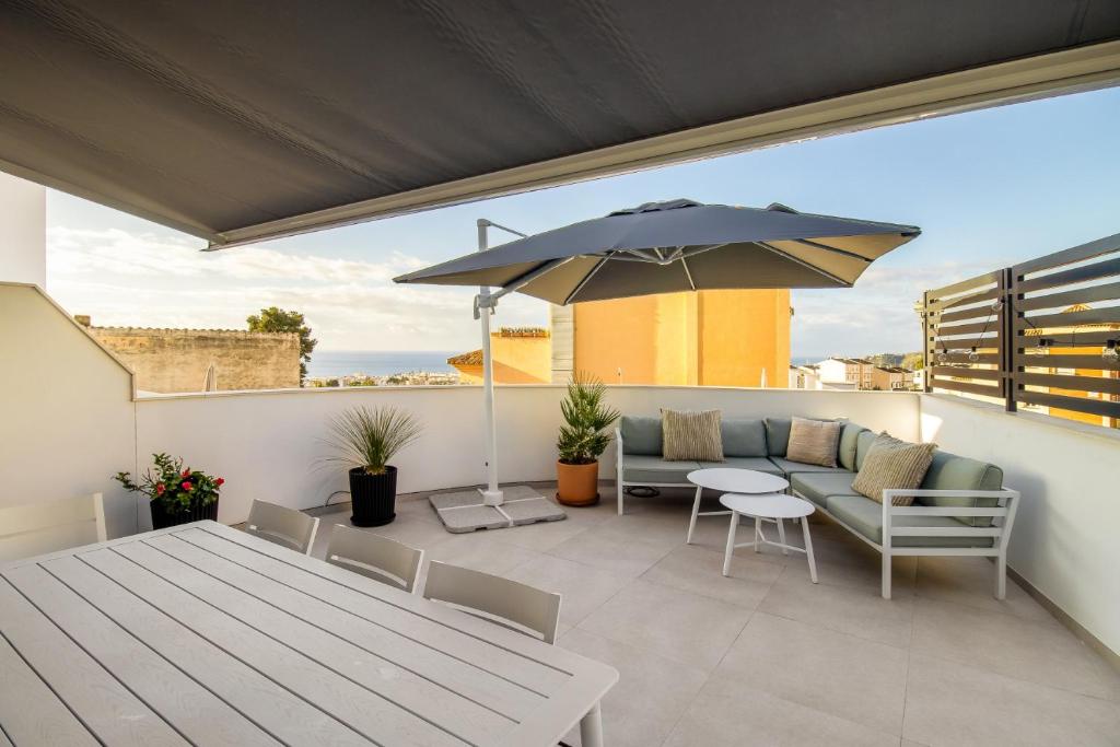 Terrace, Views, Pool and Garage Apartament in Nerja 7