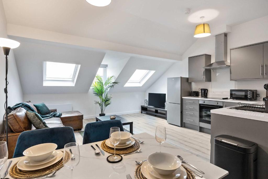 Stunning 1 bed Penthouse Apartment in East Village, Belfast - Walk to City Centre, Roof Terrace 8