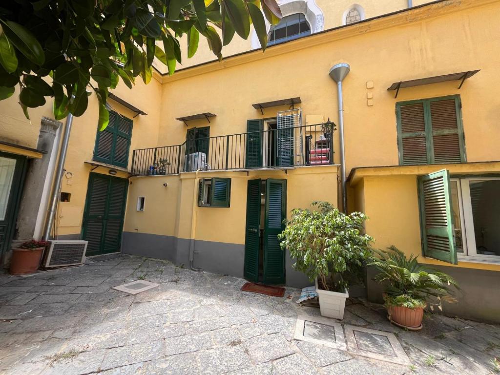 Casetta Megaride 6