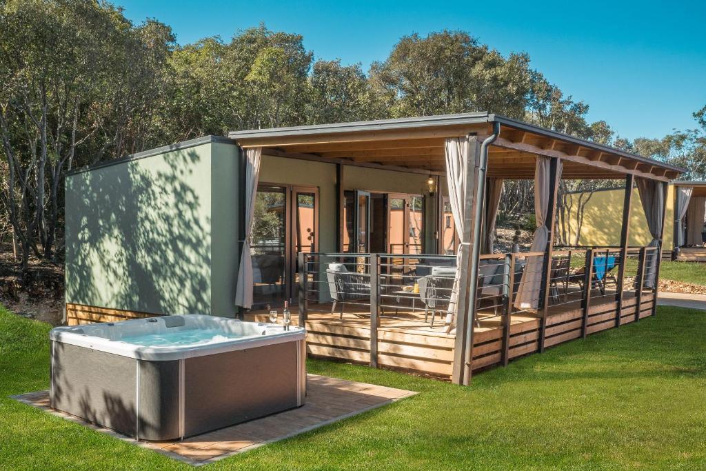 Camping Homes Mon Perin 8