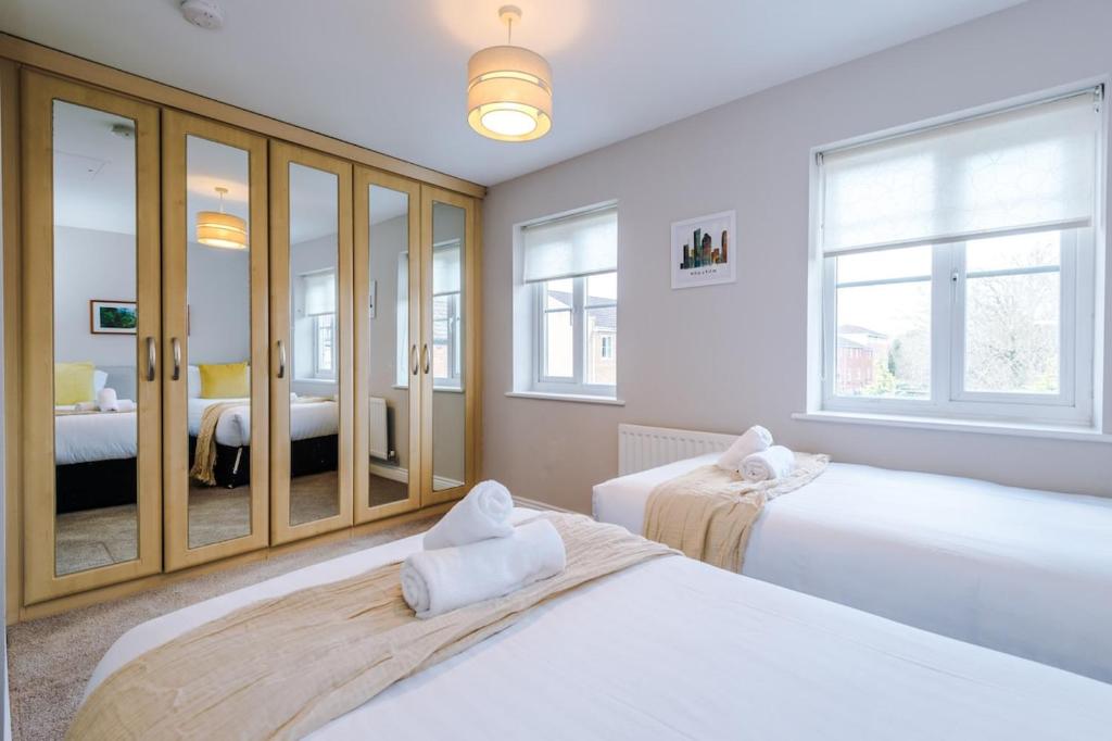 Charming Townhome Retreat, close to Manchester 7
