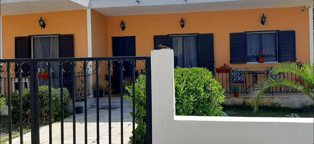 Liberty Homes ,Ai Gordis Notou 3
